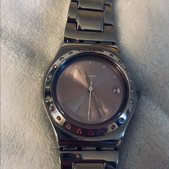 EUC beautiful Pinkaround Swatch bracelet watch. - Picture 4 of 5